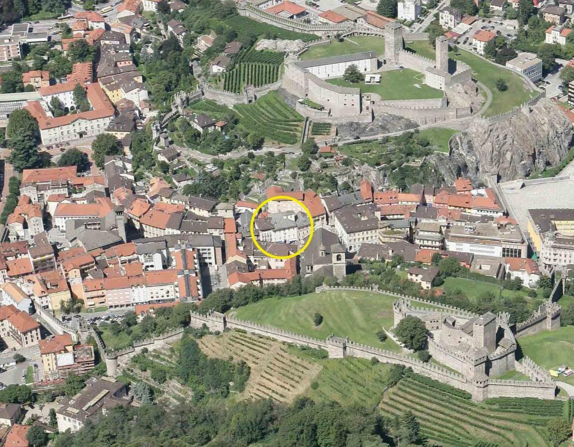 Bellinzona Piazza Collegiata Apartment Bagian luar foto