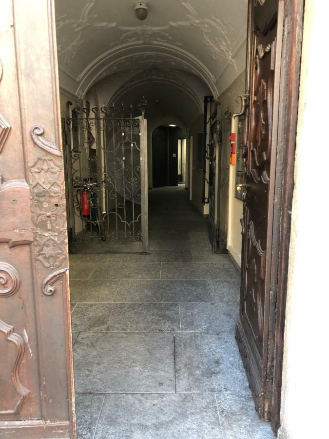 Bellinzona Piazza Collegiata Apartment Bagian luar foto
